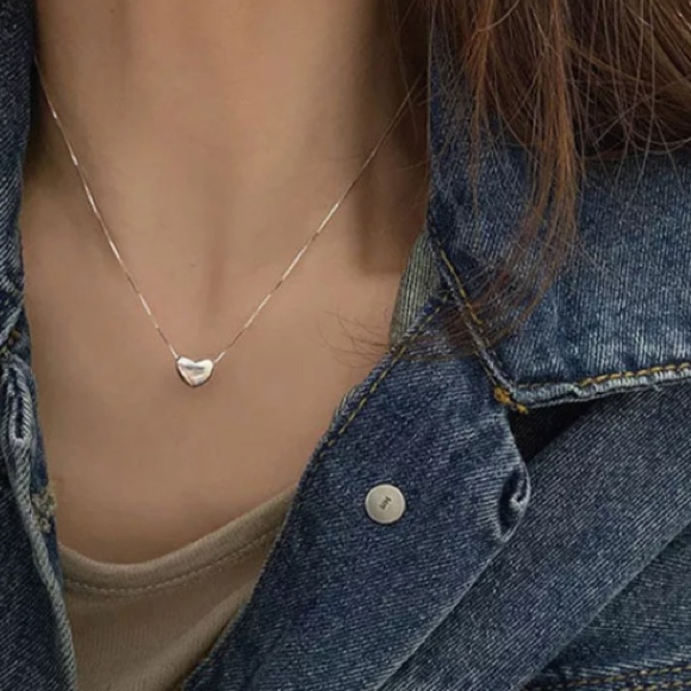 Sterling Silver Heart 💜 Necklace - Picture 2 of 4